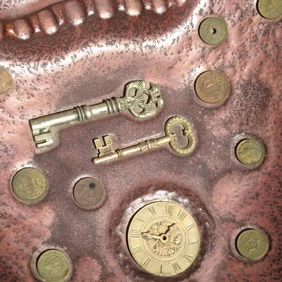 Vintage MCM Hayden Lewis Steampunky Coins & Keys Large Ashtray/Catchall dish - Picture 8 of 12